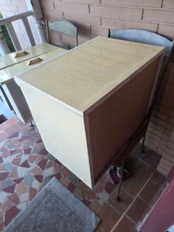 Vintage like new condition night stand