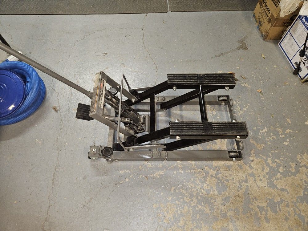 ATV/Motorcycle Lift 1500lbs Cap.