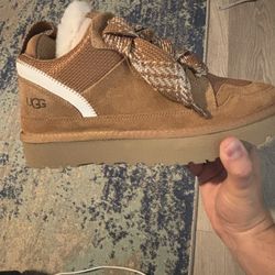 Lowmel Ugg Women Size 9.5
