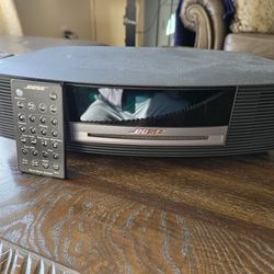 BOSE WAVE MUSIC SYSTEM MODEL AWRCC1 FM-AM/CD /aux