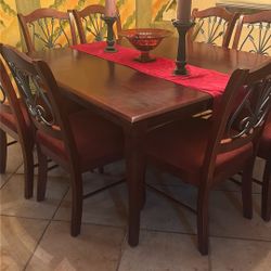 Dining Table And 8 Chairs 