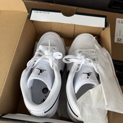 Nike kids baseball shoes