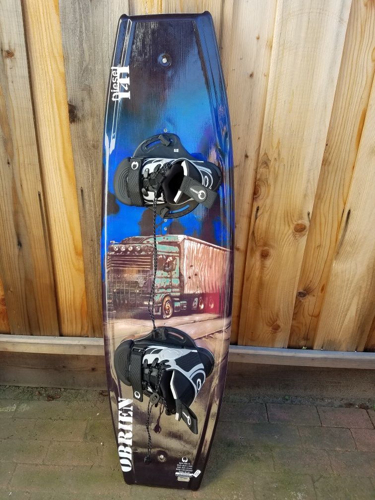 2006 O'Brien Diesel 141 Wakeboard with Bindings
