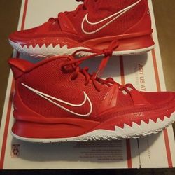 New Nike Kyrie Sz 13