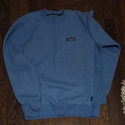 Slightly Used Mens Size Small Patagonia Blue Crew Sweatshirt 