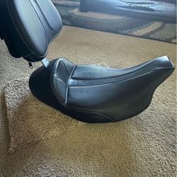 Harley Davidson Turing Seat. Saddlemen 0 808-07B-0042EXT Dominator Solo Seat - Extended Reach - Stitched - Black With Grey Stitching