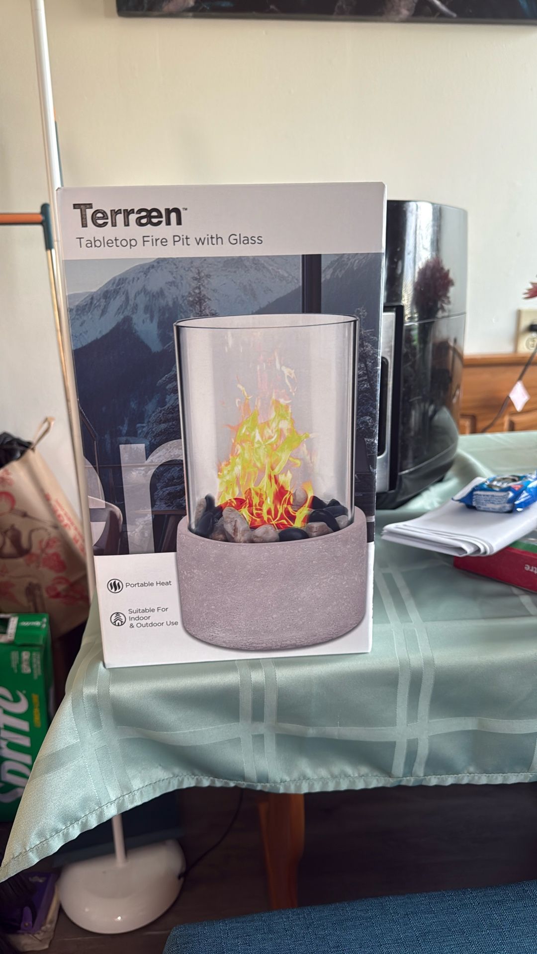 Tabletop fire pit with glass