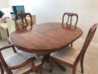 Dining Set Table with 4 (or 6) Chairs