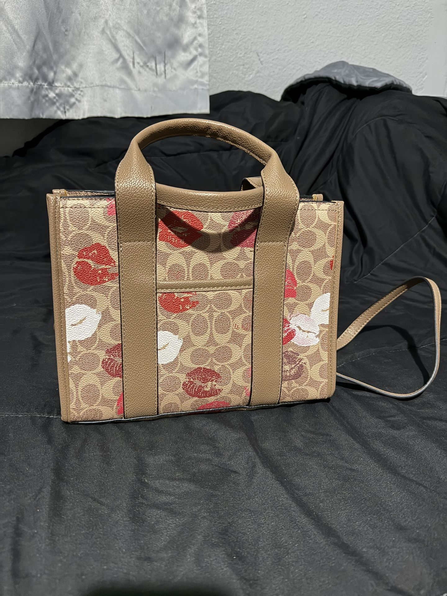 Coach Tote Bag With Kisses Limited Edition