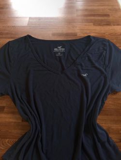 hollister relaxed v neck