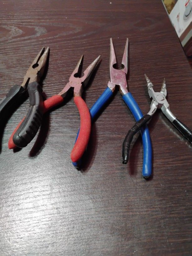 Various Size Needle Nose Pliers Set Of 4