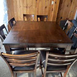 MUST GO Wood Family Dinner Table