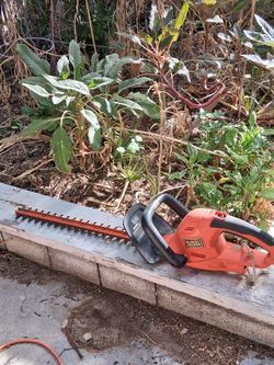 Black & Decker Hedge Trimmer Plug In - Harmon & Pecos