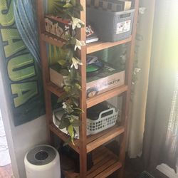     Solid wood frame with slatted shelves