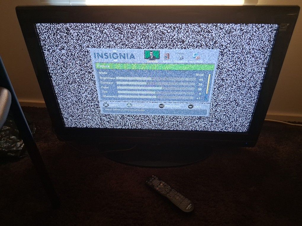 32 Inch Insignia w/ Remote