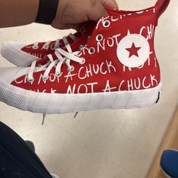 BRAND NEW CONVERSE CHUCKS 