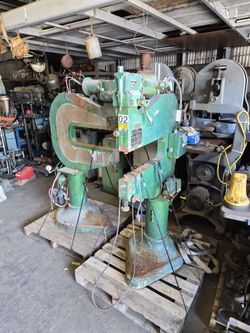 Chicago Pneumatic CP 450EA 24" Rivet Compression Riveter Aircraft Riveting Tool Machine Tools Machinery