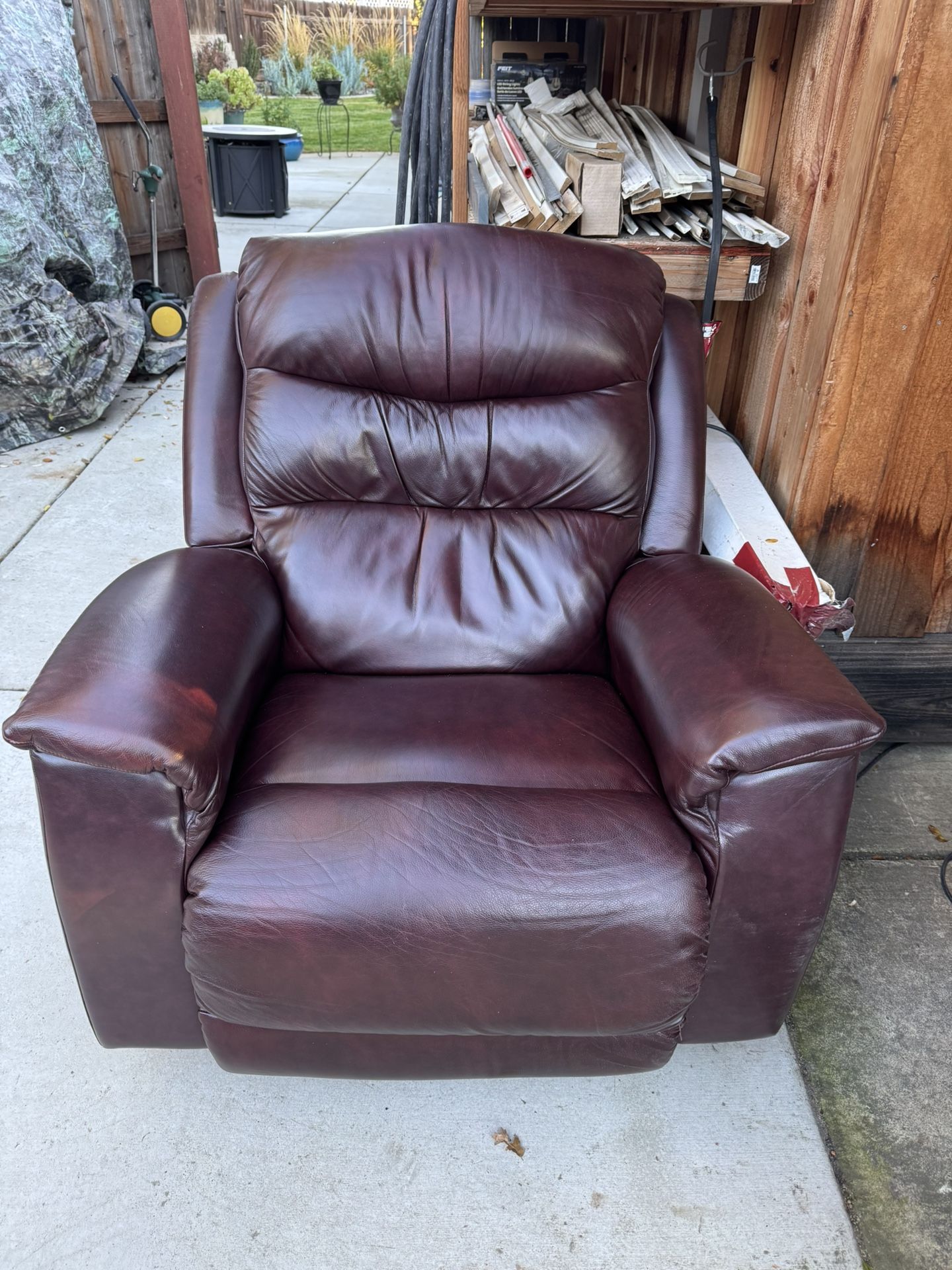 Large Lazyboy Recliner