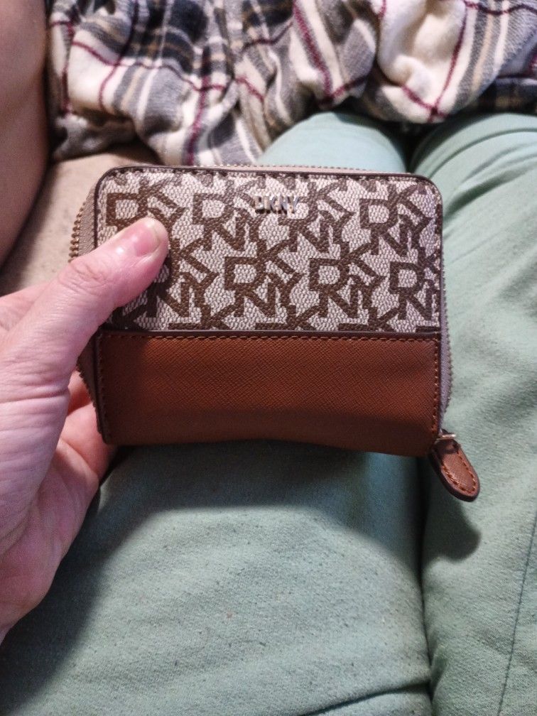 DKNY women's Small Wallet