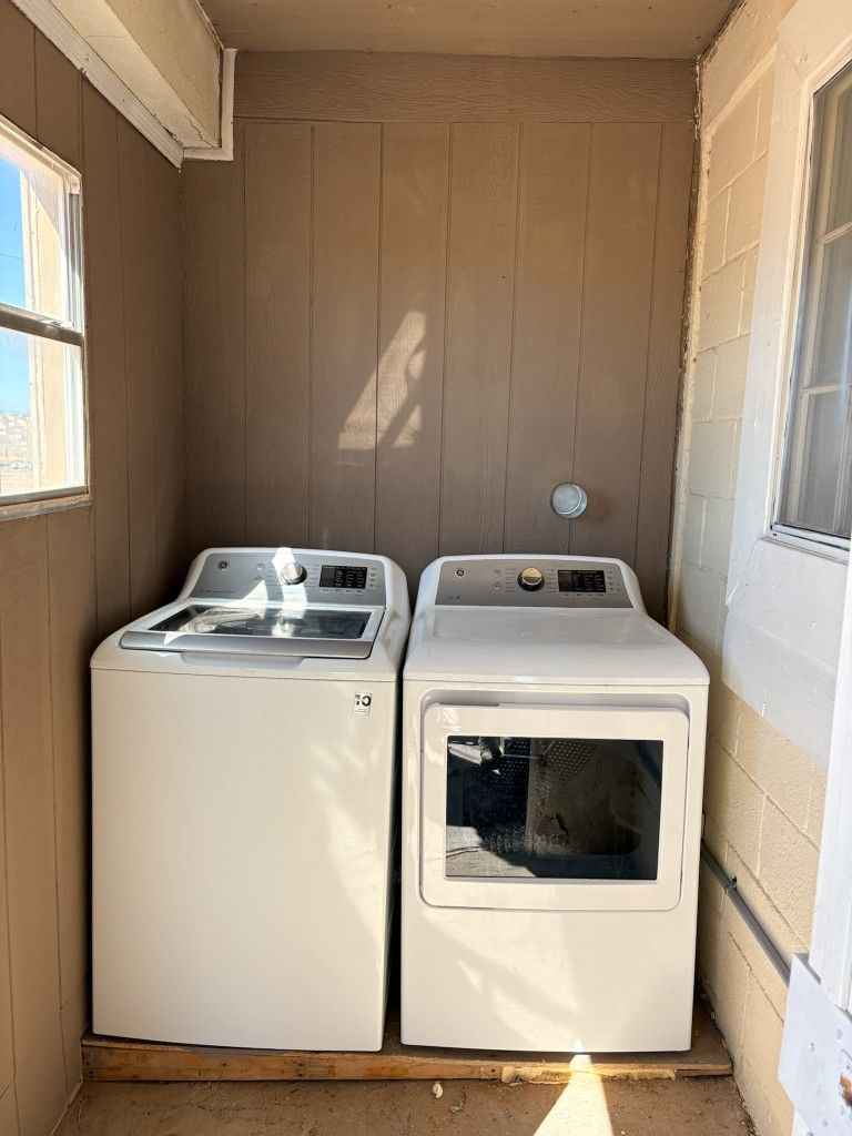 GE washer and electric dryer