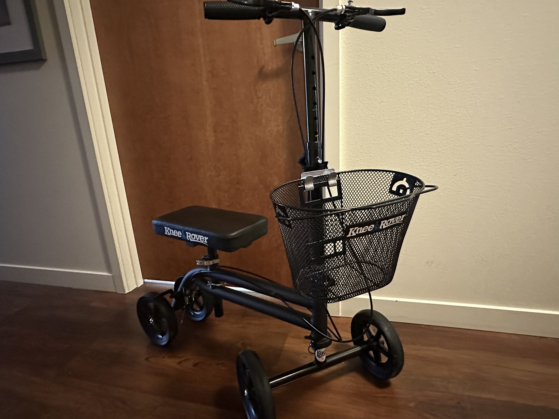 KneeRover Knee Scooter + Basket – Barely Used