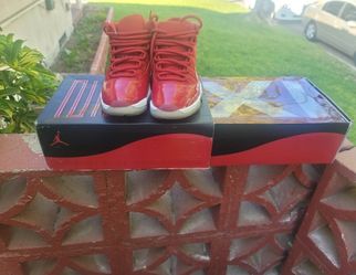 Jordan 11 retro Size 7.5