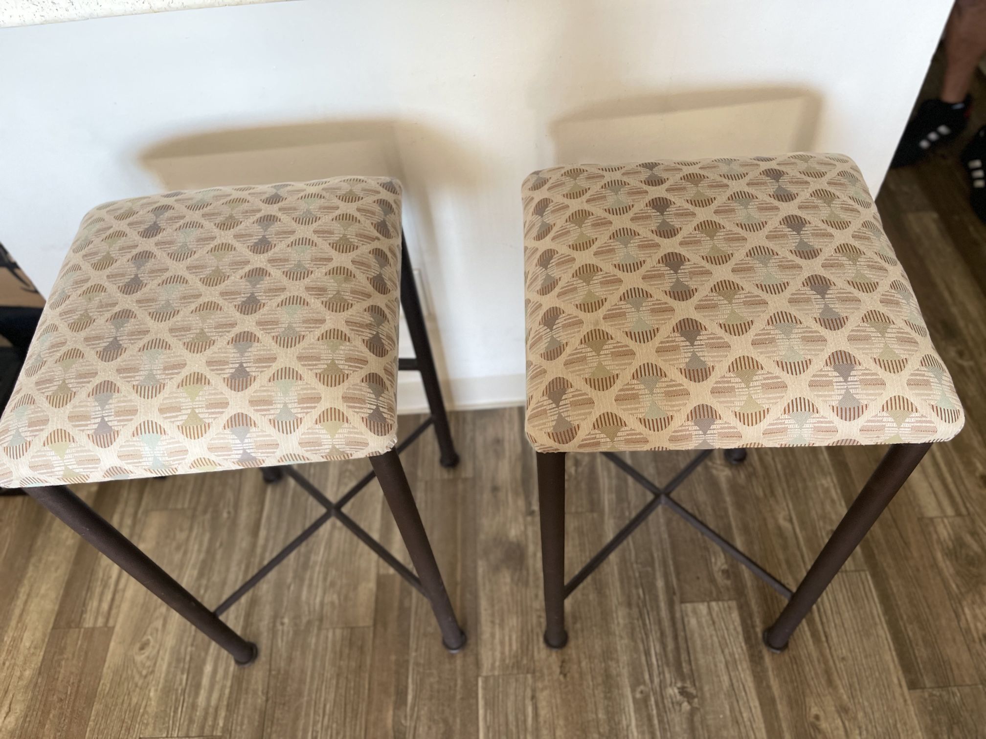 2 Bar Stools