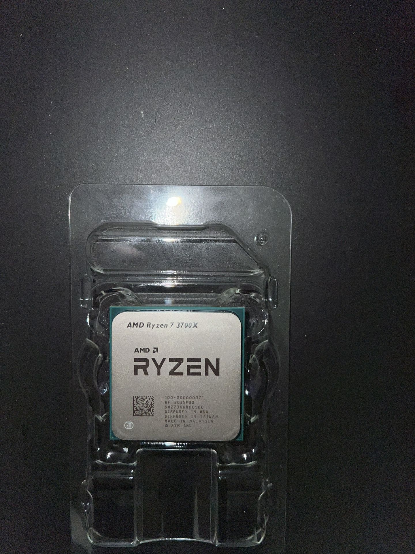 AMD Ryzen 7 3700x & Wraith Prism Cooler