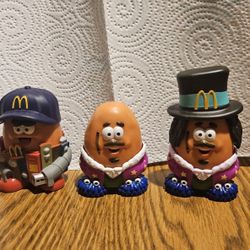 MCDONALS  3  KERWIN FROST MCUGGETS  TOYS 