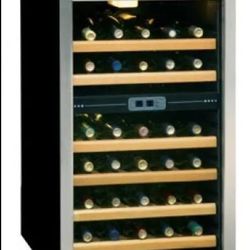 30 Bottle 3.5 Cu Ft Freestanding Cooler  