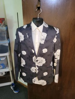 38R white rose blazer (prom/homecoming)