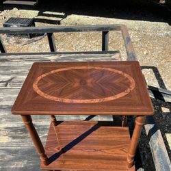 End Table Wooden & Beautiful Good Condition $22 OBO!