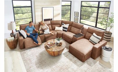 Rooms to go Saddle 5 Pc Dual Power Reclining Modulartwo With Media Consoles