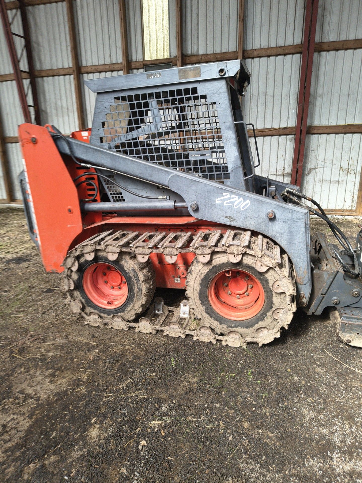 Skid steer 2200 Thomas