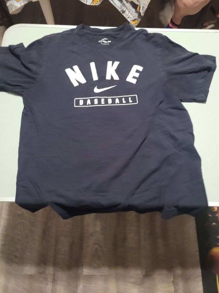 Nike T Shirt