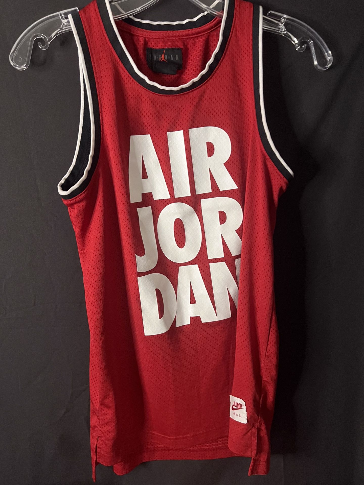 Air Jordan Boy's Red Sleeveless Crewneck Mesh Jersey Shirt men’s Large