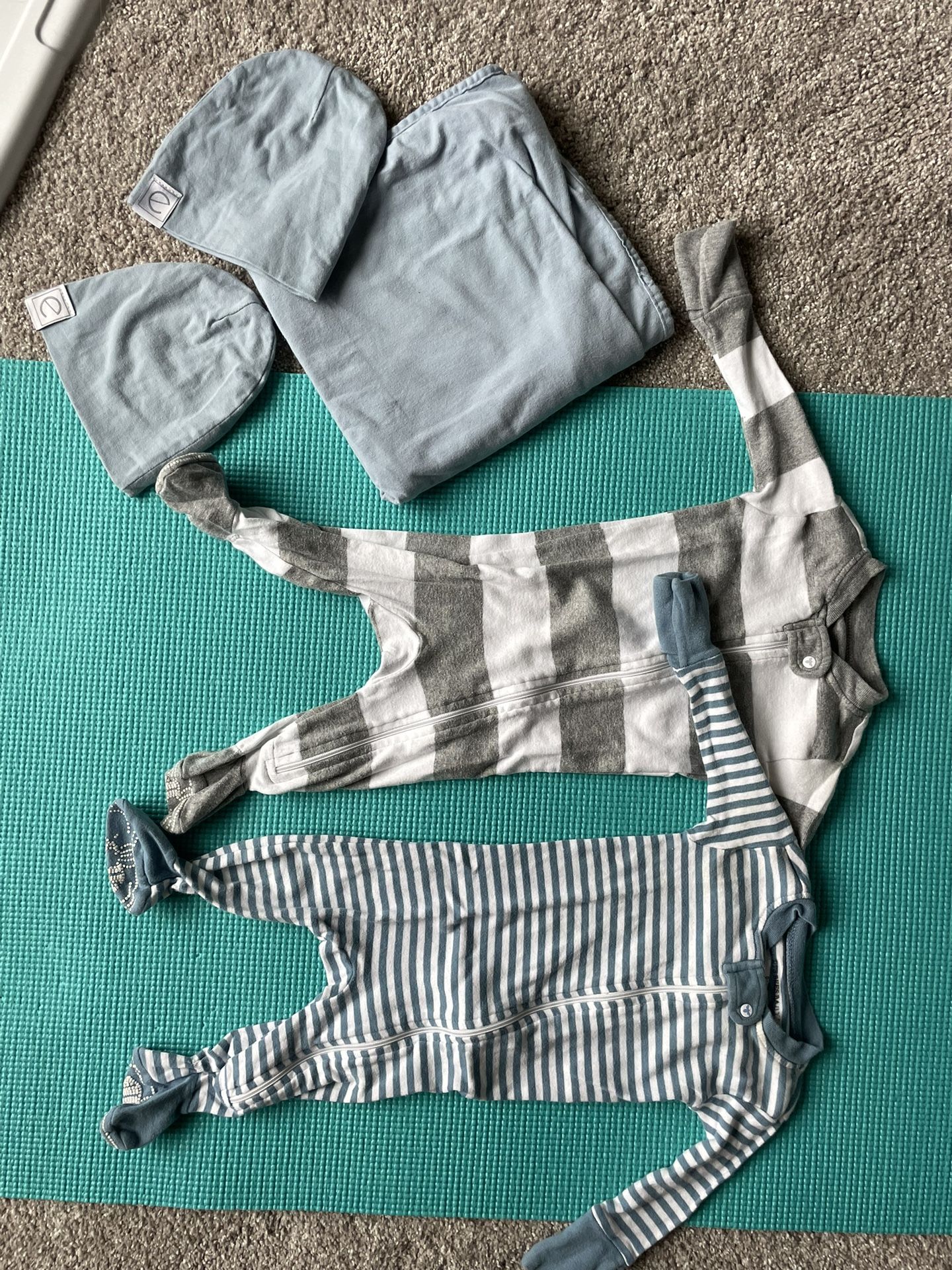Burt’s bees Baby Pajamas & Swaddle Set