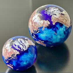 Lundberg Studios Worldweight Paperweights Signed  1999 Set of 2