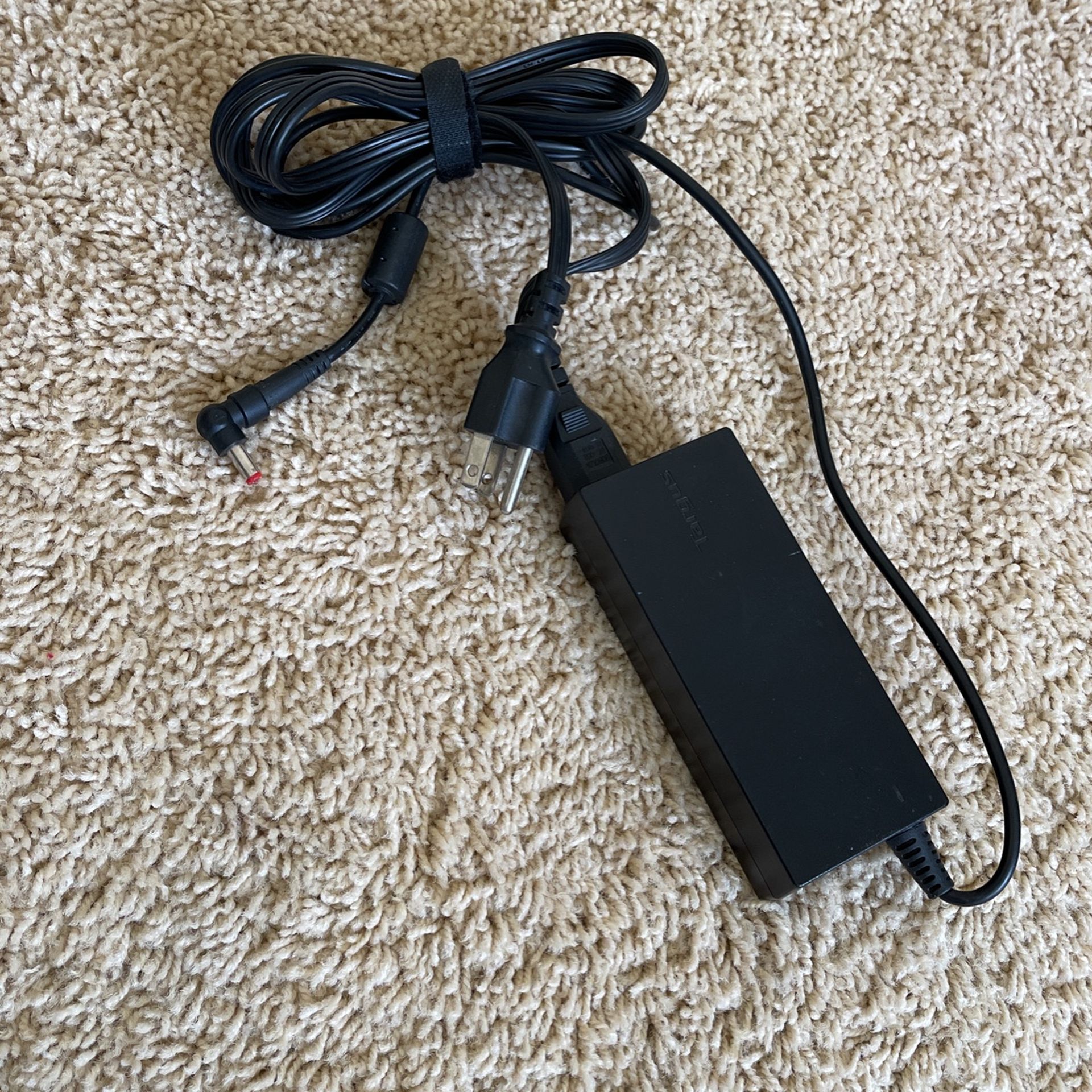 Used Targus Laptop AC Charger Adapter (#APA31US) with Red Connector Tip