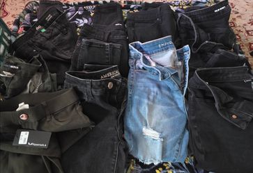 Womens jeans sz 4