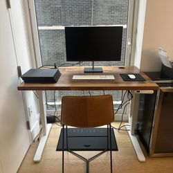 Used uplift 2024 desk for sale