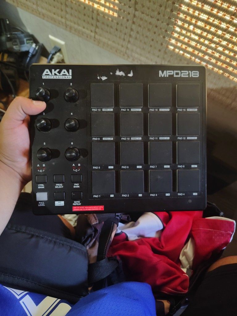 Akai Mpd218