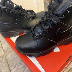 Nike Manola Leather Boots Triple Black Size 9 Men’s Brand New And Original Box Never Worn