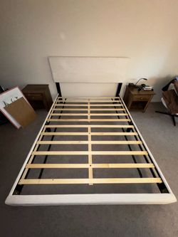 Mattress Frame (Size: Queen) w/ headboard
