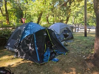Coleman 4 person dark room tent
