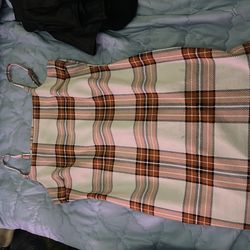 Orange and white string dress with small slit on the left https://offerup.com/redirect/?o=c2lkZS5Jbg== Size Small