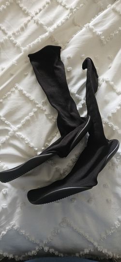 Yeezy Pods Sizes 1 & 2