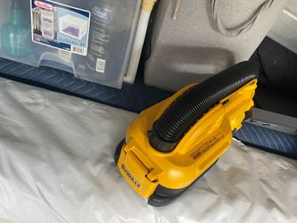 Battery-powered vacuum cleaners. Dewalt 20V New