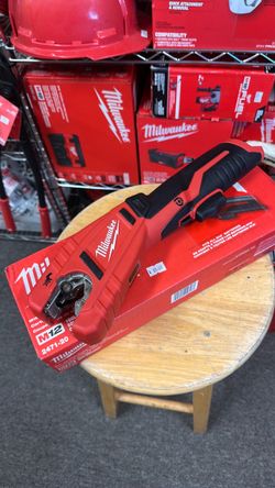Milwaukee M12 12V Lithium-Ion Cordless Copper Tubing Cutter (Tool-Only)