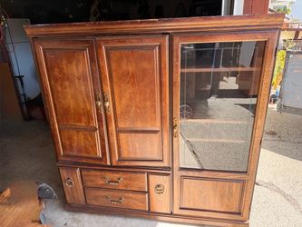 Media cabinet